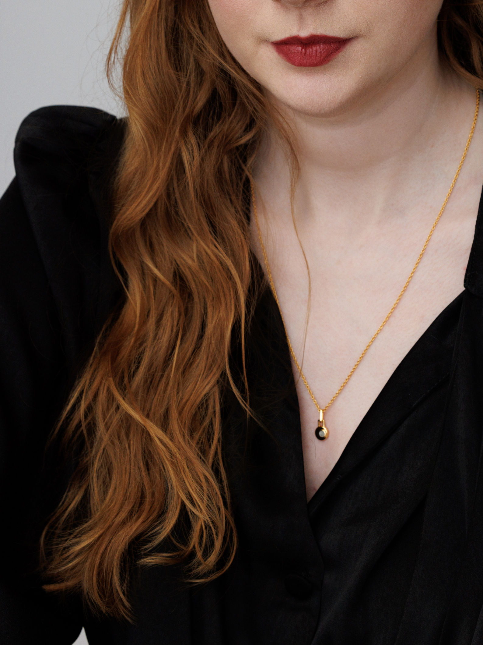 MINI CRESSIDA NECKLACE 22" CHAIN <br> 18k Gold Plated - White Mother of Pearl