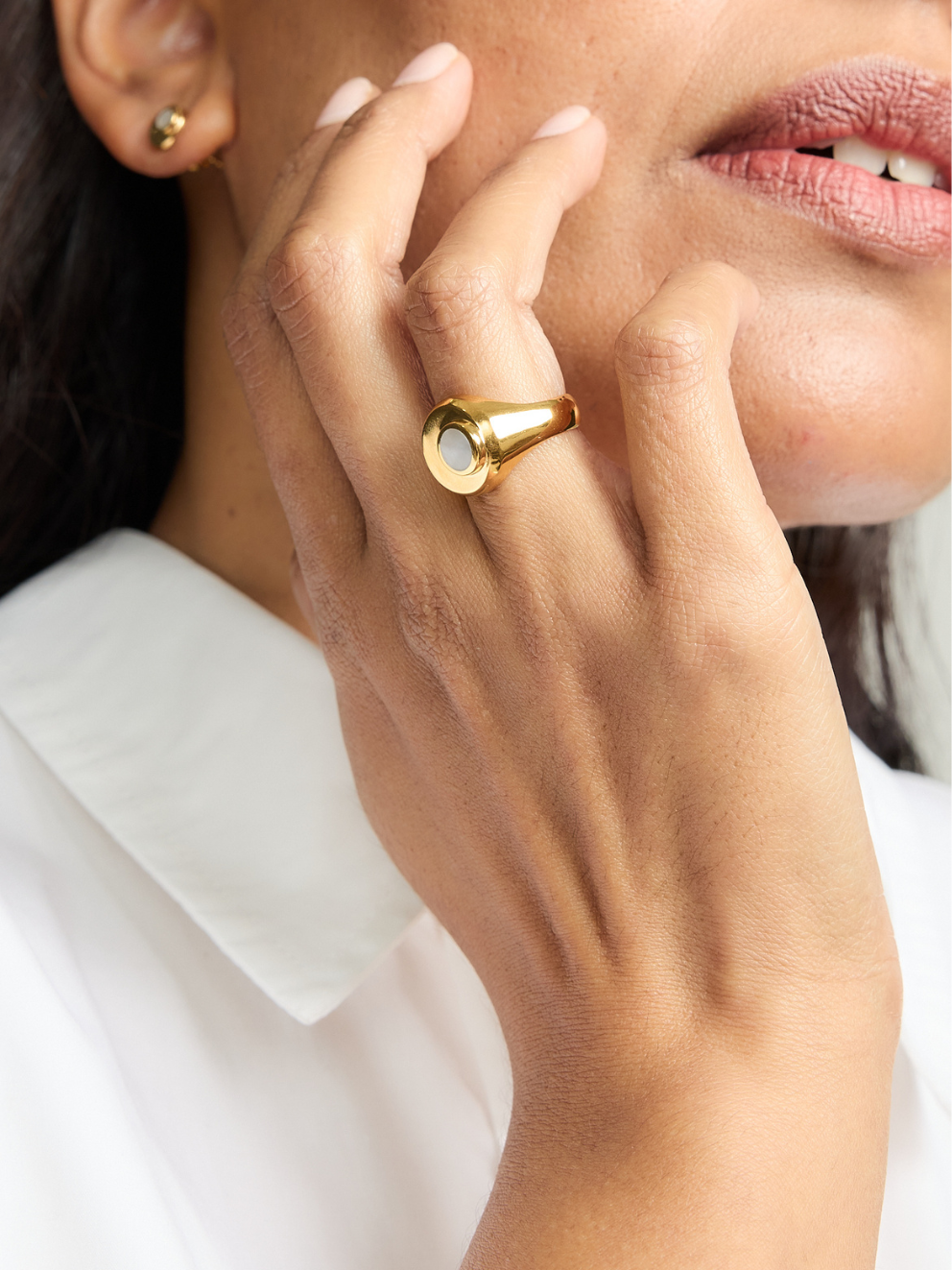 CRESSIDA RING <br> 18k Gold Plated - White Mother of Pearl