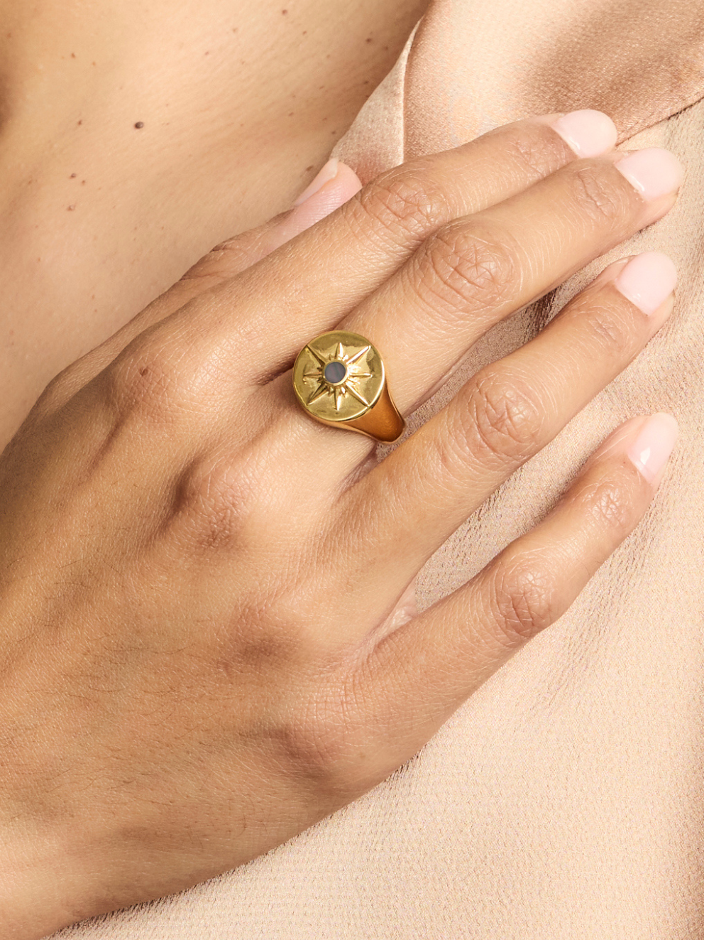ASTRID RING <br> 18k Gold Plated - Black Mother Of Pearl